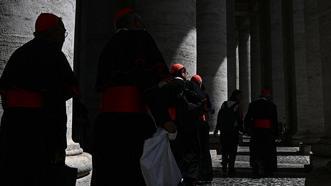 Papalık seçiminde kardinaller yol ayrımında: 'Ölüm öpücüğü' korkusu