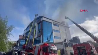 Son dakika: Esenyurt'ta tekstil fabrikası yanıyor