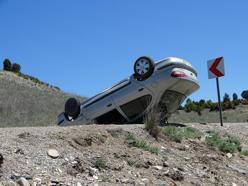 Kütahya’da takla atan otomobilin sürücüsü yaralandı