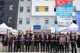 Antalya'da meslek lisesi öğrencileri işverenlerle buluştu
