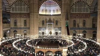 BUGÜN CUMA NAMAZI SAAT KAÇTA KILINACAK? İstanbul, Ankara ve İzmir Cuma namazı vakti 9 Mayıs 2025 Cuma namazı kaçta başlayacak?