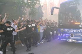 Menemen FK evinde havlu attı