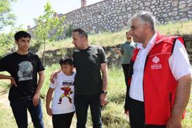 Diyarbakır Vakıflar Bölge Müdürlüğü 120 çocuk için Eğil'de gezi düzenledi