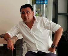 Otomobile çarpan motosikletin sürücüsü öldü; kaza kamerada