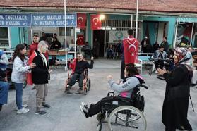 Kütahya'da Özel Bireylere Asker Eğlencesi