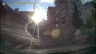 İstanbul - Pendik'te trafikte tartıştığı sürücüye eşi ve kızının yanında bıçak çekti; o anlar kamerada