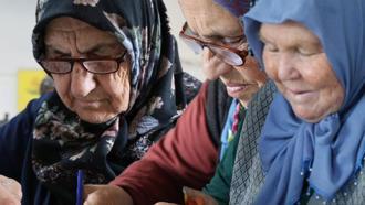 75 yaşında 17 toruna sahip! Adanalı nineler hayallerinin peşinden gidiyor