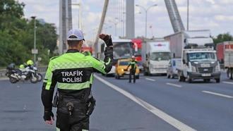 Yeni trafik cezaları yürürlüğe girdi mi, ne zaman başlıyor? 2025 zamlı yeni trafik cezaları listesi