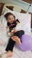 5'inci kattan otomobilin üzerine düşen Rabia Asel’e müdahale eden esnaf: Aracın olması mucizeydi