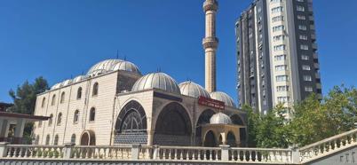 Tarsus'ta Hasarlı Caminin Elektrik Kabloları Çalındı