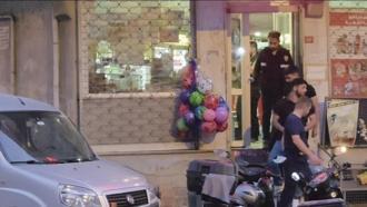 İstanbul- Bağcılar'da markete silahlı saldırı; önünden geçen çocuklar son anda kurtuldu