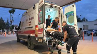 Şakalaşırken sigara paketini düşüren arkadaşını bıçakladı
