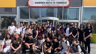 İspanya’dan İstanbul’a gelen 18 öğrenci Demirören Medya’yı ziyaret etti