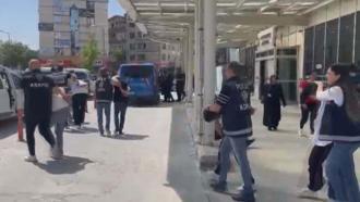Müşterilerini gizli kamerayla çekip şantaj yapan masaj salonuna şok baskın!