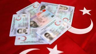 Ehliyet Yenileme son tarih yaklaşıyor! 2025 ehliyet yenileme nasıl yapılır, ücreti ne kadar? Ehliyet yenileme için gerekli belgeler.