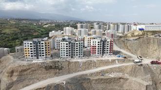 Defne’de TOKİ konutları sona yaklaştı