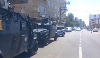 Aile içi şiddet ihbarına giden polislere ateş açıldı; 3 yaralı