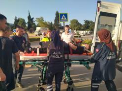 Otomobil ile çarpışan motosikletli yaralandı