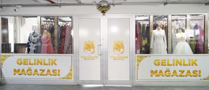 Yunusemre Belediyesi'nin gelinlik kiralama hizmeti sürüyor