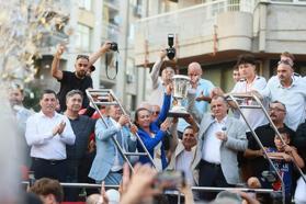 Şampiyon şehir turu attı