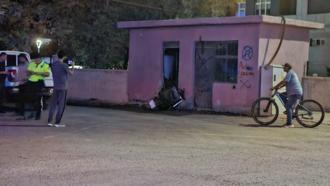 Motosikletiyle duvara çarpan sürücü yaralandı