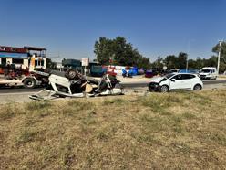 Otomobiller çarpıştı: 3 yaralı