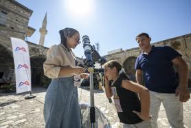 Büyükşehir, 7’den 70’e herkesi bilimle buluşturuyor