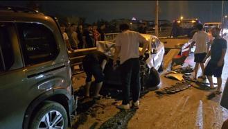 İstanbul- Sancaktepe'de 8 araçlık zincirleme trafik kazası: 1 yaralı
