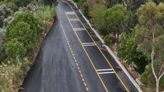 Efeler'de yenilenen yol hizmete açıldı