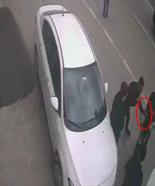 Drift atarken yakalandı, polise saldırıp silahını almaya çalıştı; o anlar kamerada