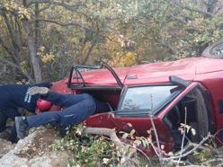 Otomobil şarampole yuvarlandı: 3 yaralı