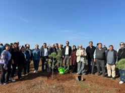 Serik'te fidanlar toprakla buluştu