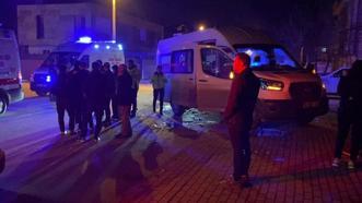 Bursa'da servis minibüsü ile otomobilin çarpıştığı kazada 9 kişi yaralandı