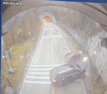 İki otomobilin çarpıştığı kaza kamerada; 1 ölü, 5 yaralı
