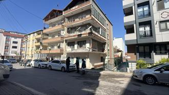 'Kötü koku' sonrası belediye harekete geçti; çöp evden 1 yıldır çıkmadığı ortaya çıktı / Ek Fotoğraflar