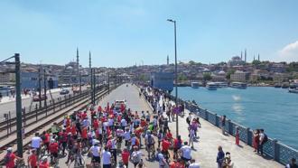 Sultanahmet’ten Dolmabahçe’ye 'Gençlik Ata'nın İzinde' bisiklet turu