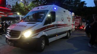 Yük asansöründen düşen çalışan yaralandı