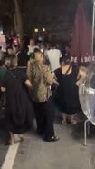 Beyoğlu’nda rapçi Poizi konserinde tekmeli yumruklu kavga kamerada; polis müdahale etti