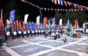 Yenişehir'de festival coşkusu: 88 Kişilik dev kadro sahnede