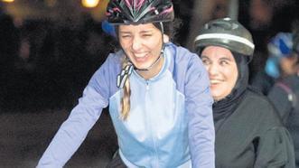 Görme engelliler pedal çevirdi