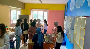 Fizik profesörü ve öğrencileri, Hatay’da 2 köy okuluna kütüphane kurdu