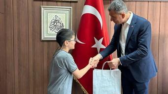 Büyük başarı! Bursluluk sınavından 500 tam puan aldı