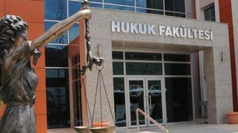Hukuk fakültelerine girişte 100 bin barajı 125 bine yükseldi