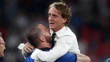 Son dakika haberi - Şampiyonluk sonrası Roberto Mancini gözyaşlarını tutamadı