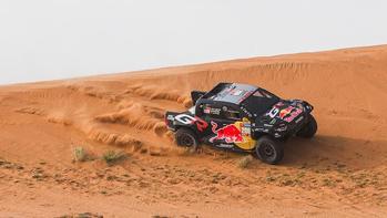 Dakar Rallisi’nde Mattias Ekström toz yutturdu