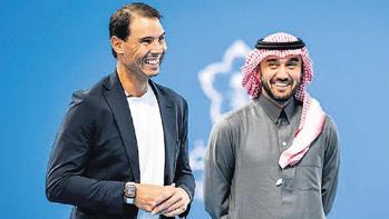 Suudi Arabistan rotasını tenise çevirdi
