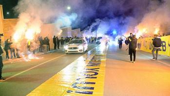 Fenerbahçe kafilesine Mersin'de coşkulu karşılama!