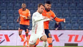 Başakşehir, Antalyaspor engelini son dakika golüyle aştı
