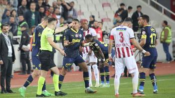 Tümer Metinden Sivasspor-Fenerbahçe maçı sonrası VAR tepkisi: Kanun değil ki
