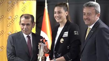 Galatasaray'da İlkin Aydın Yılın Kadın Sporcusu seçildi! Muslera örneği
